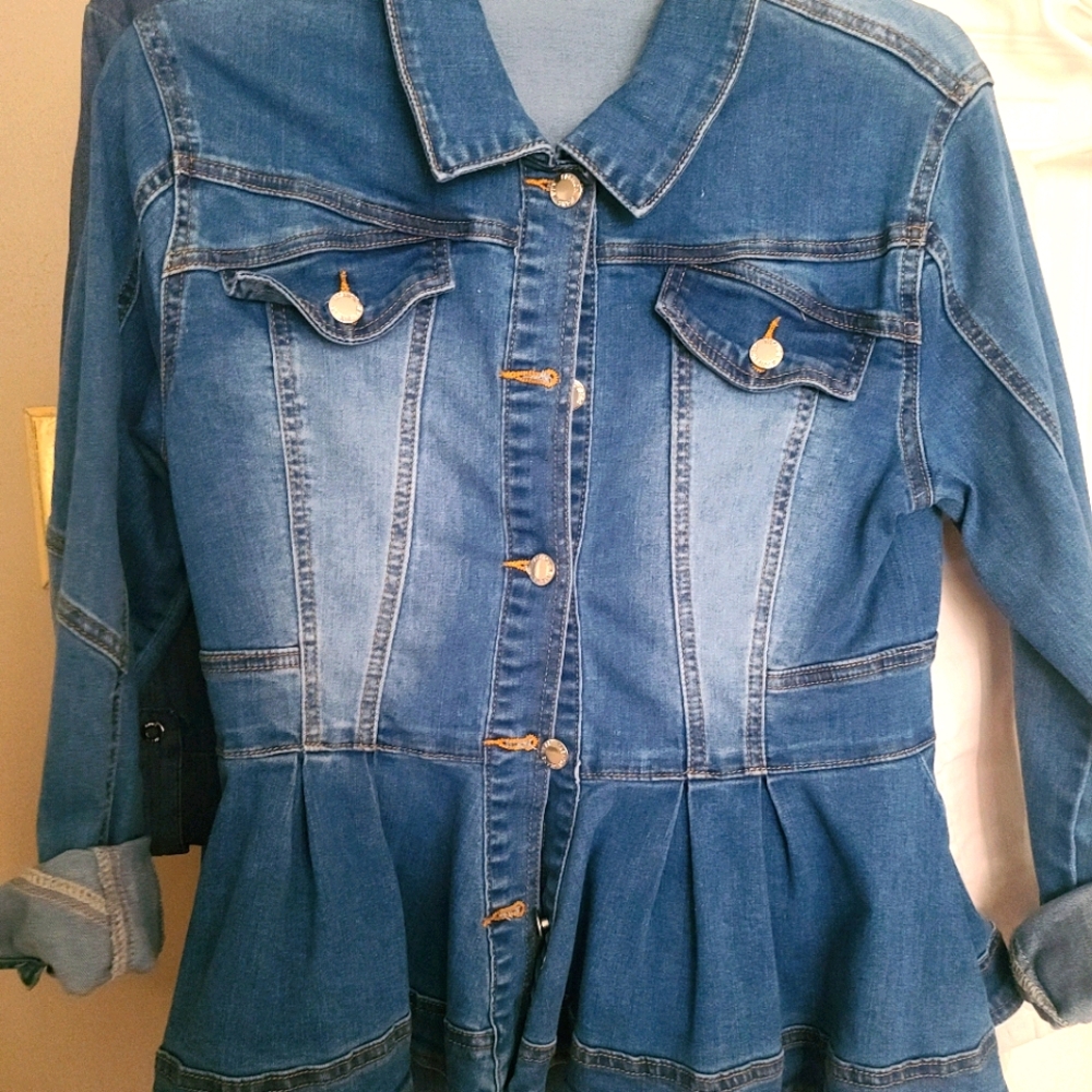 Denim jacket with ruffles